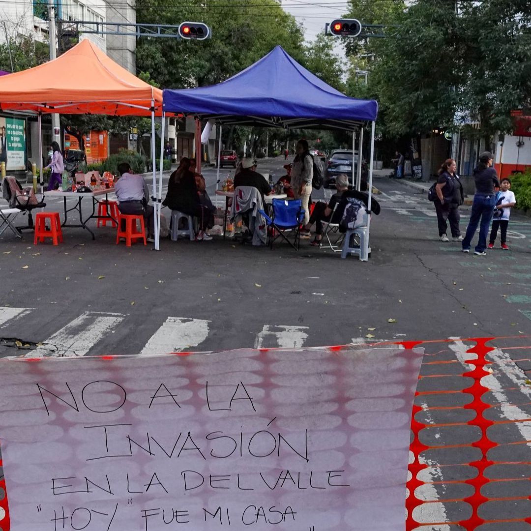Bloqueo en calles de la colonia Del Valle, en la Ciudad de México.